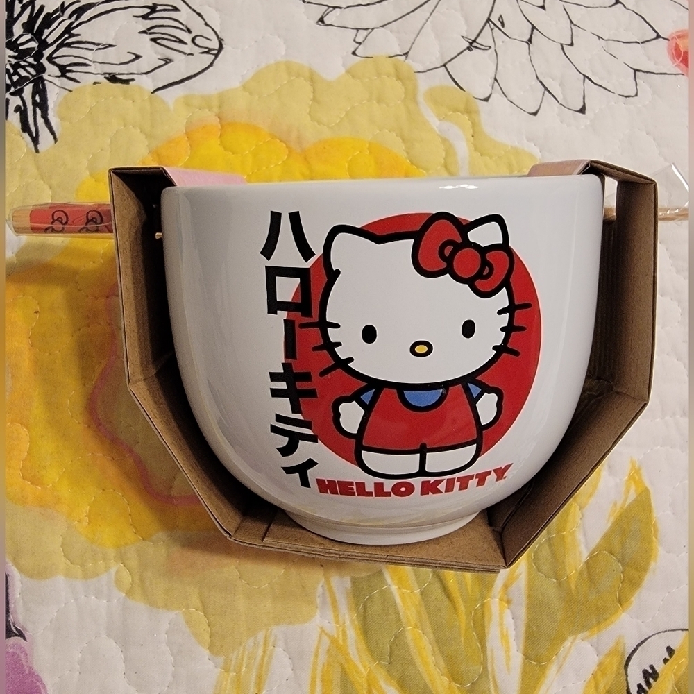 NWT Hello Kitty Ramen Bowl with Chopsticks